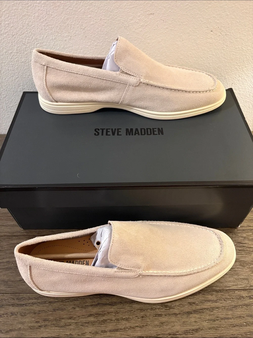 NIB [Steve Madden] Linux Slip-On Loafer Shoes Beige Suede Men’s Multiple Sizes